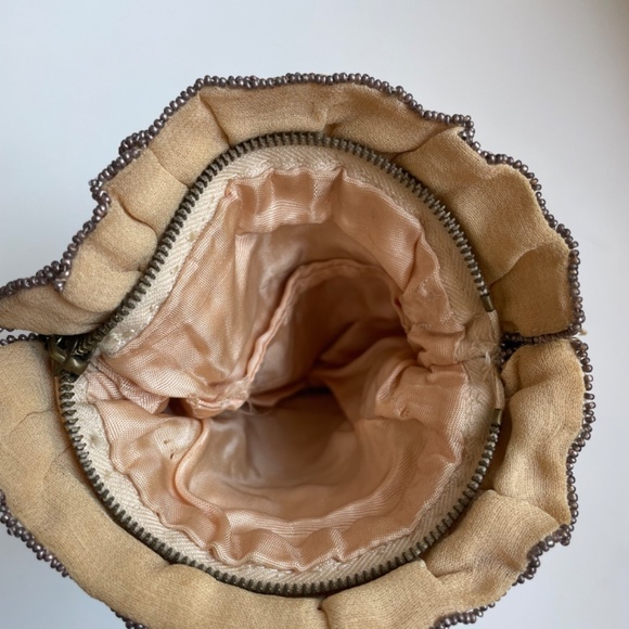 VINTAGE SILK BEADED  WITH SEED PEARL…BRIDGERTON ERA LADIES BAG——MADE IN BELGIUM - Picture 3 of 3